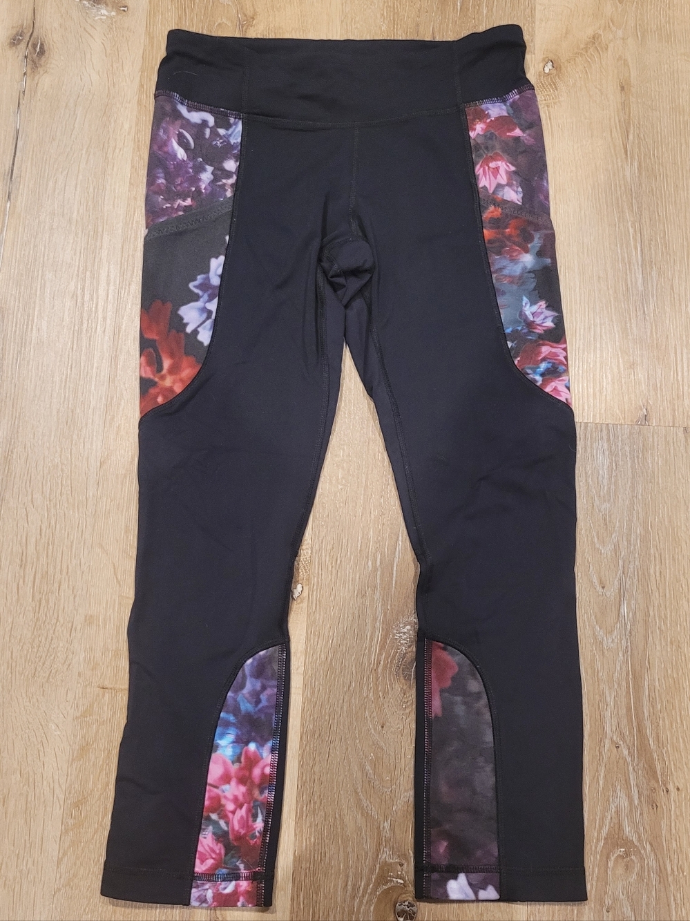 Size 6 Lululemon Floral and Black Leggings